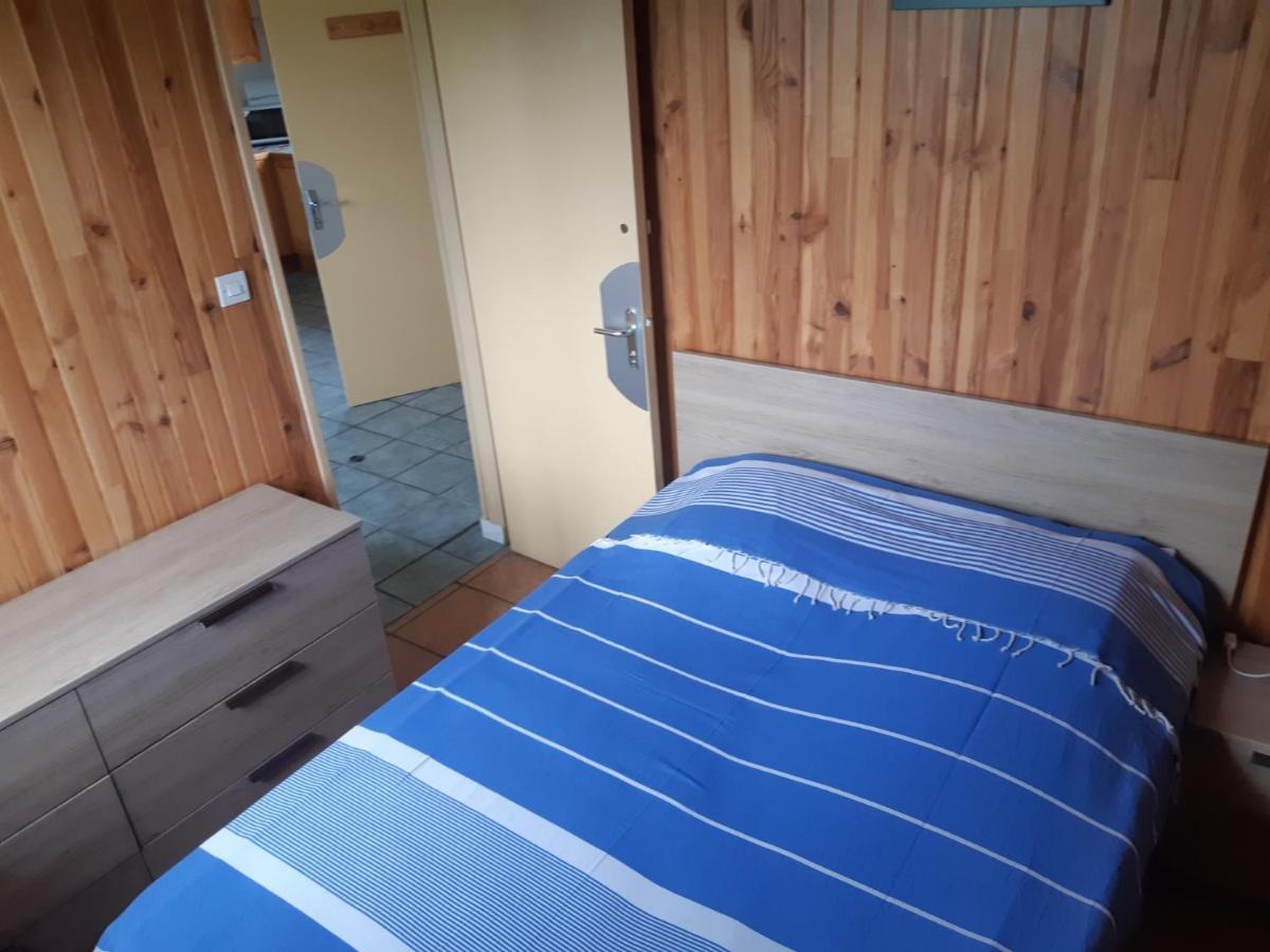 Maison A La Campagne Avec Piscine Flayat Luaran gambar